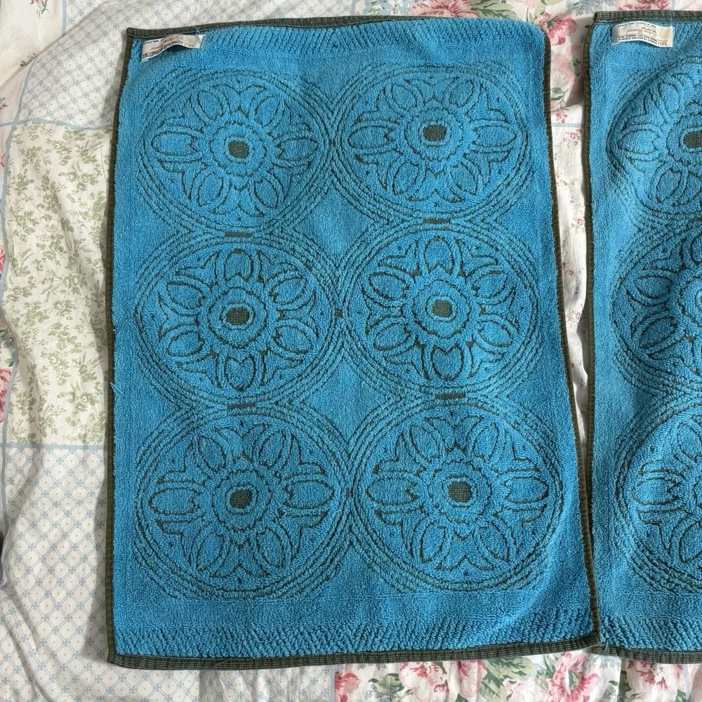 Vintage Fashion Manor Hand Towels Set Of 2 Blue Floral Terrycloth Retro MCM